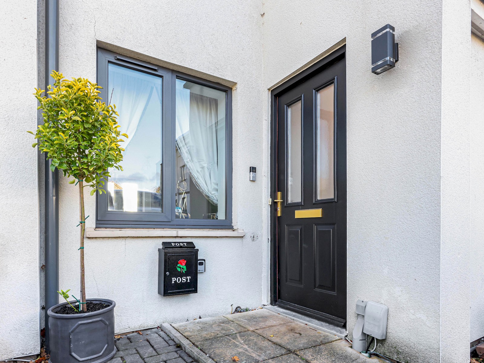 Red Rose House Pass the Keys® Book Direct