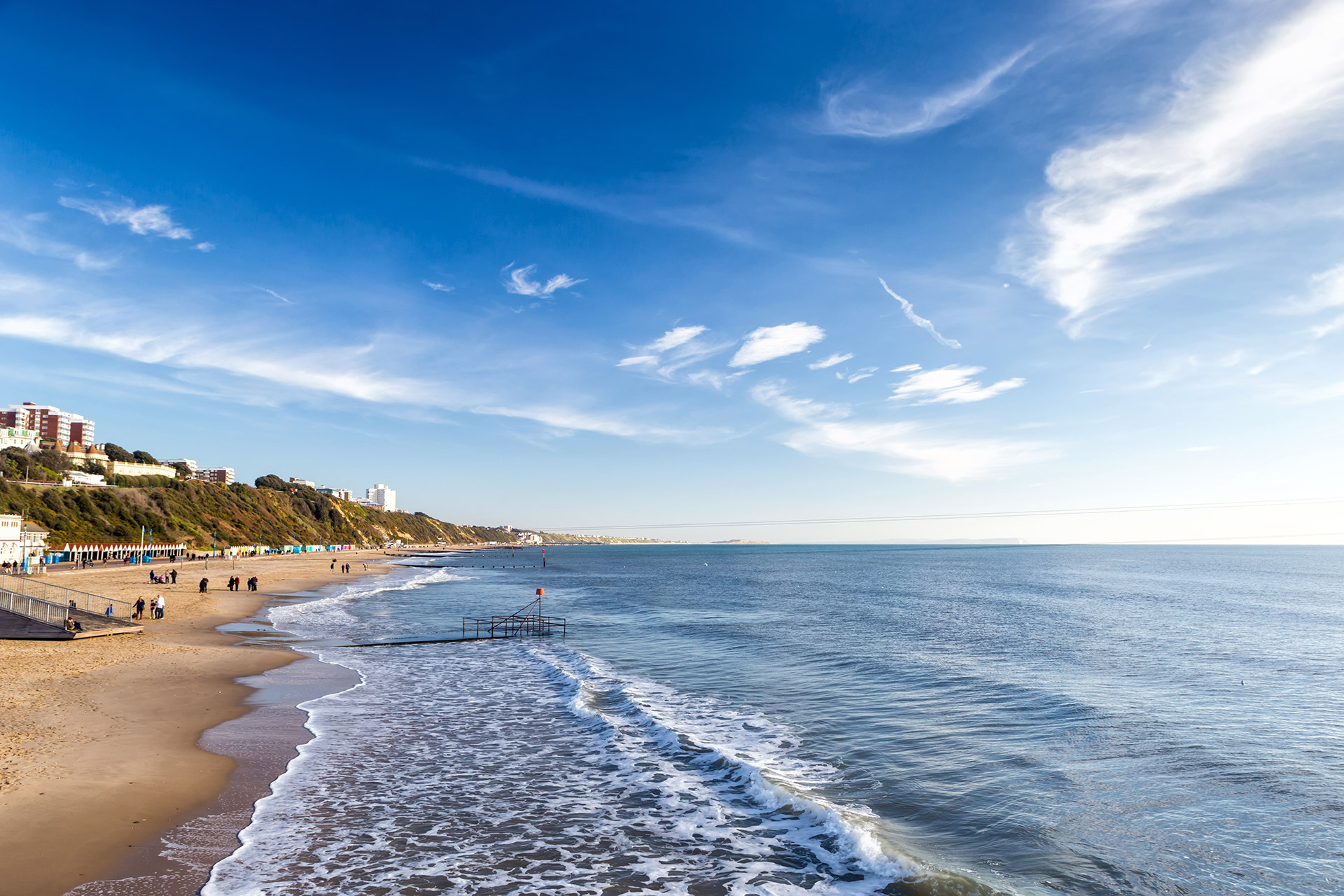 city-guide-what-to-do-in-bournemouth-pass-the-keys-book-direct