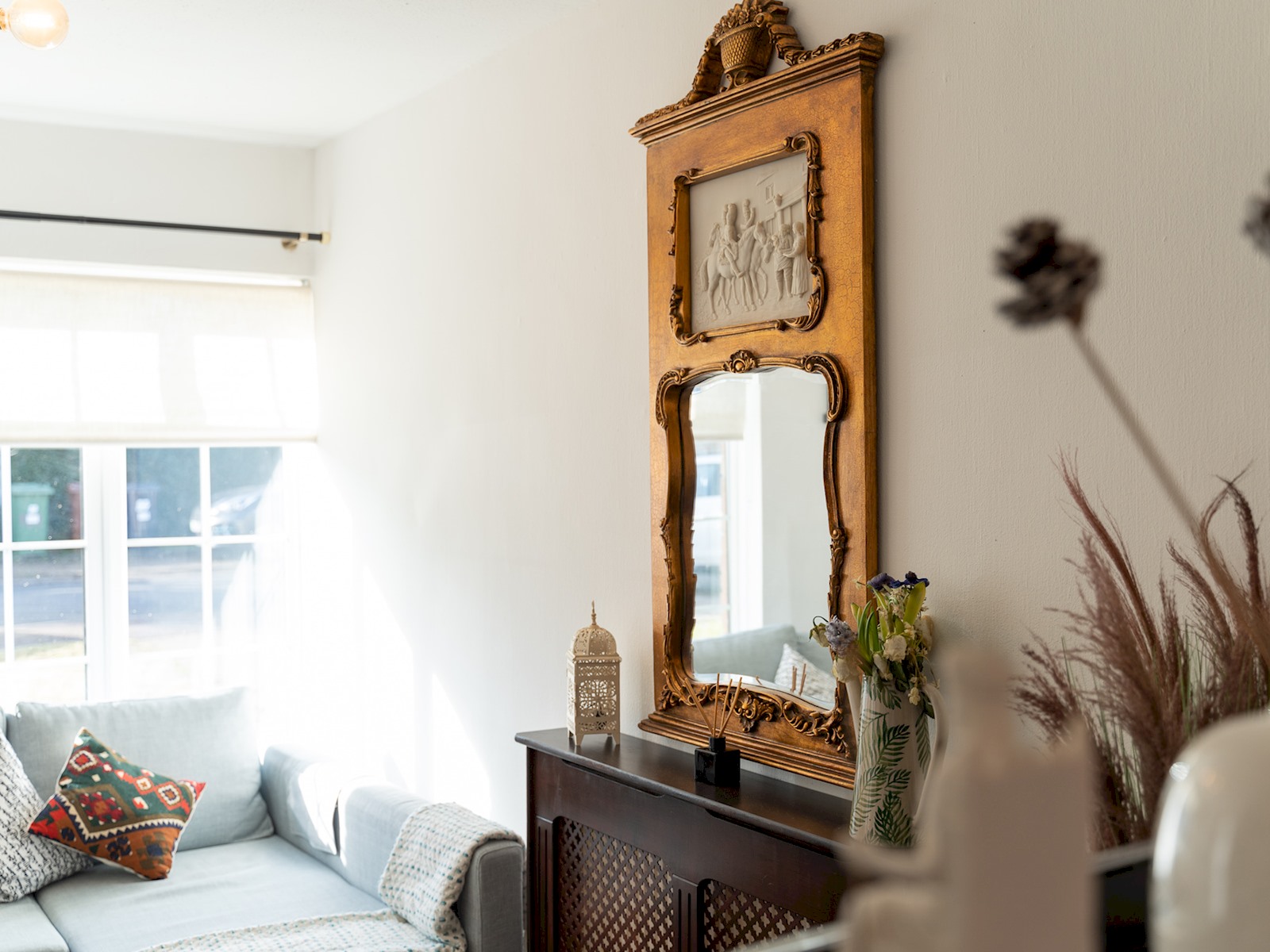 Stylish Family Friendly 3 Bed Home in Borehamwood Pass the Keys® Book